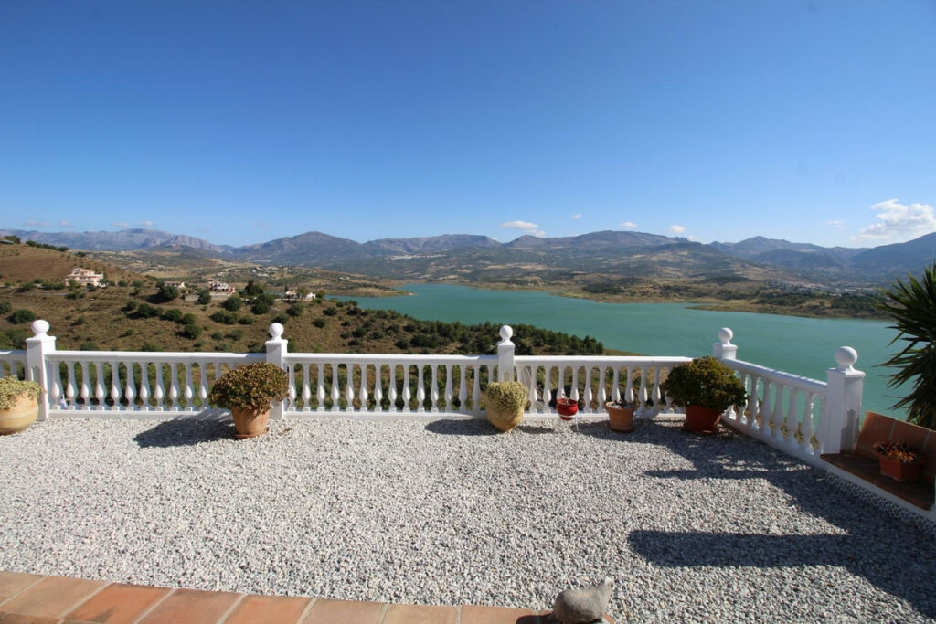 Detached Villa Los Romanes Málaga - image 8