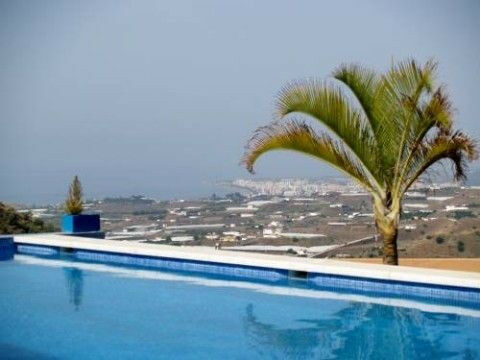 Detached Villa Sayalonga Málaga - image 8