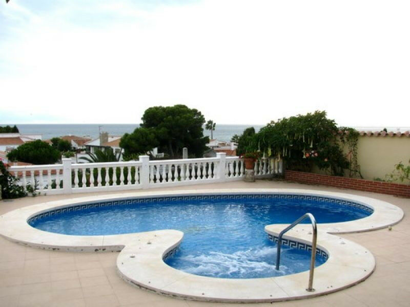 Detached Villa Benajarafe Málaga - image 8