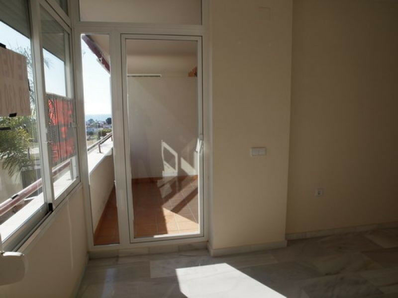 Middle Floor Apartment Caleta de Vélez Málaga - image 8