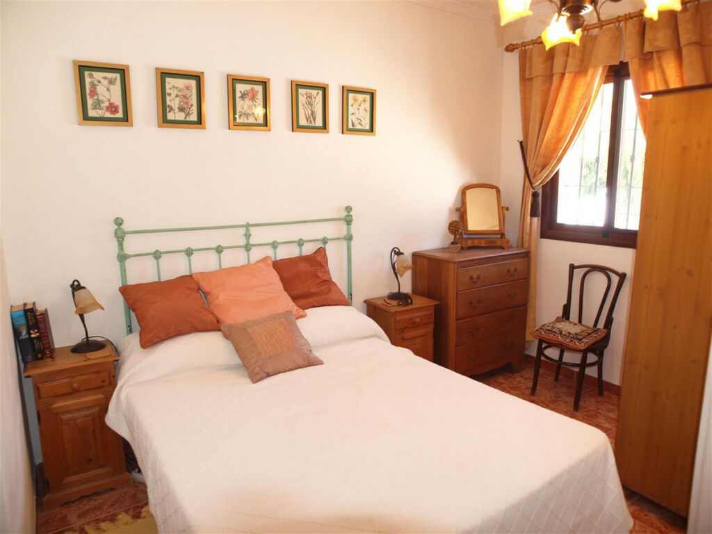 Detached Villa Viñuela Málaga - image 8