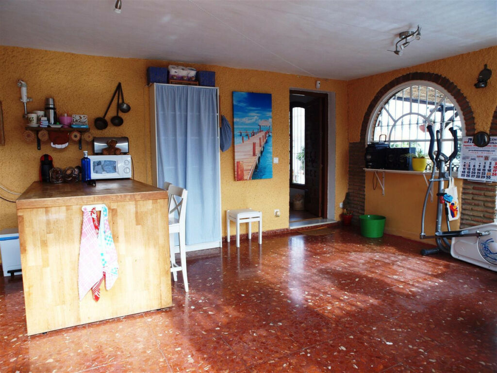 Detached Villa Benajarafe Málaga - image 8