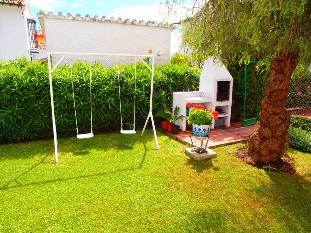 Detached Villa Benajarafe Málaga - image 8