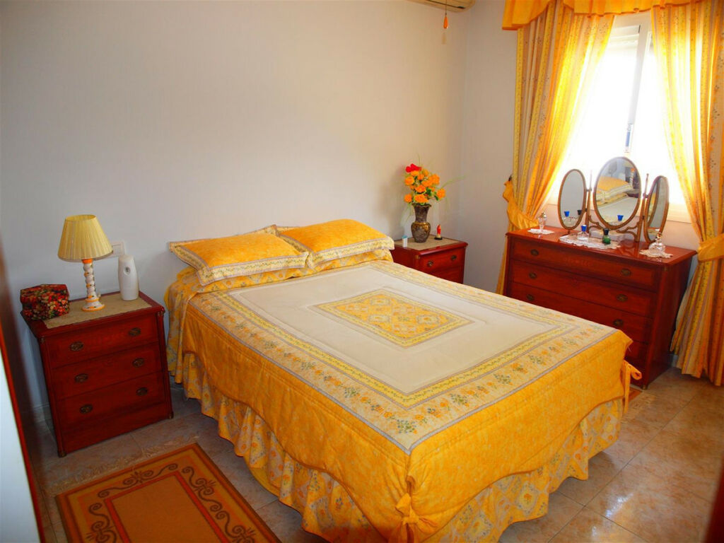 Detached Villa Viñuela Málaga - image 8