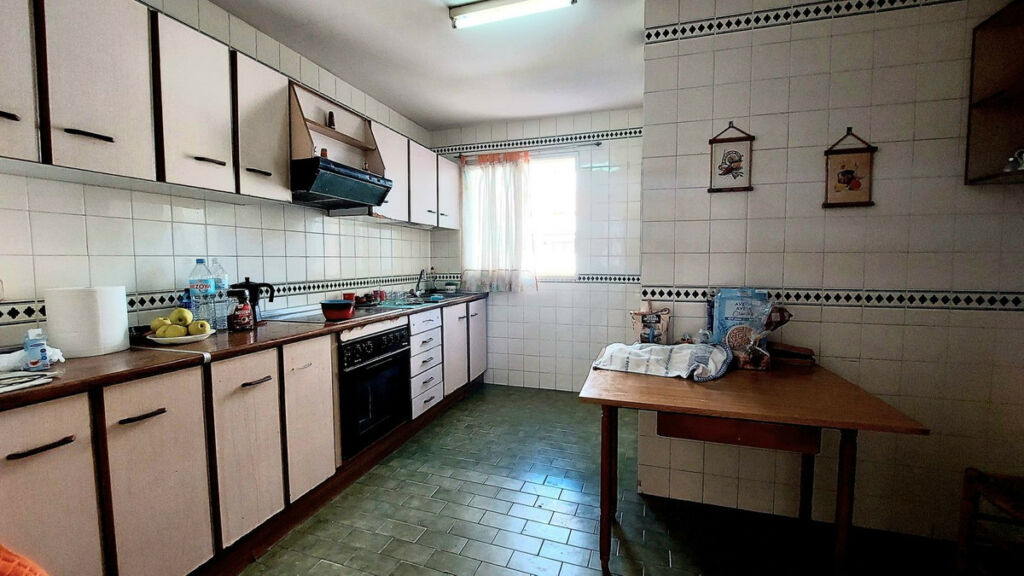 Middle Floor Apartment Fuengirola Málaga - image 8