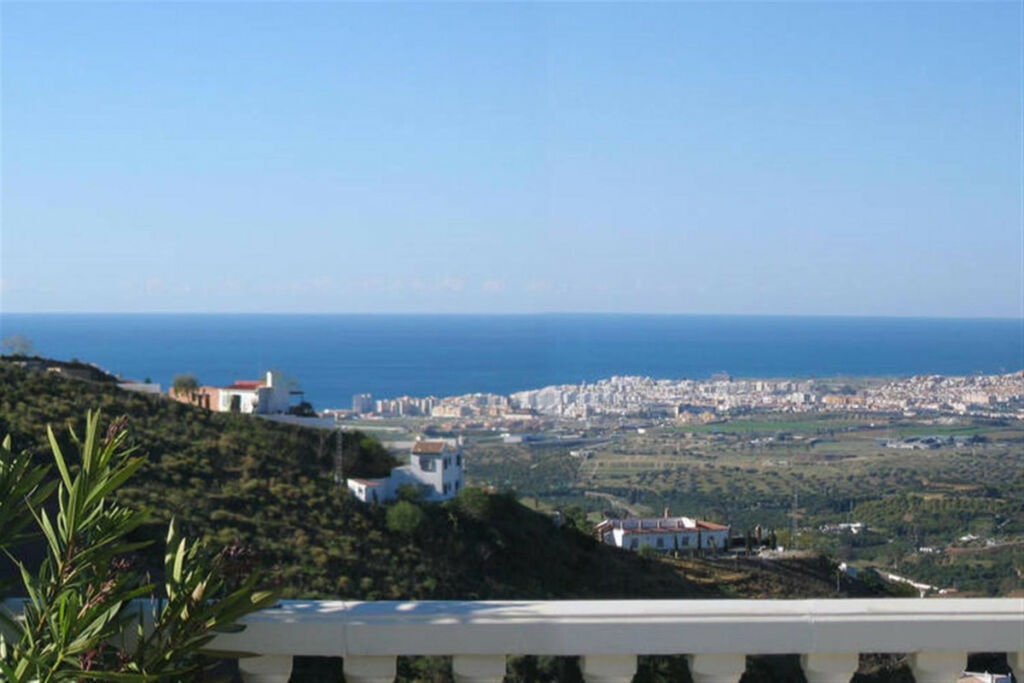 Detached Villa Arenas Málaga - image 8