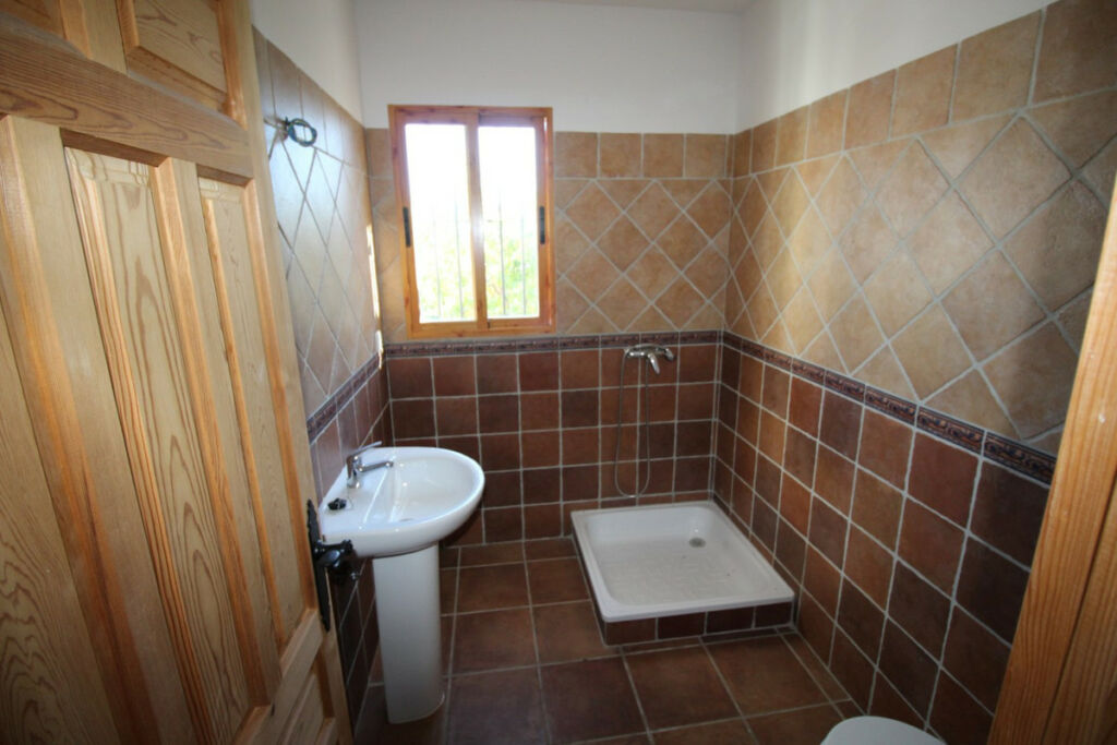 Detached Villa Cómpeta Málaga - image 8