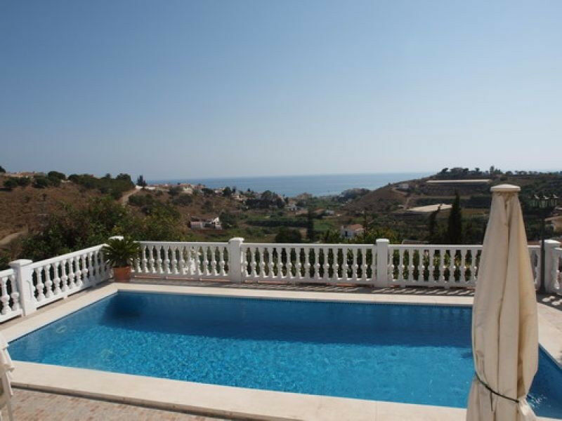 Detached Villa Benajarafe Málaga - image 8