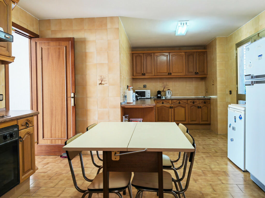 Middle Floor Apartment Los Boliches Málaga - image 9