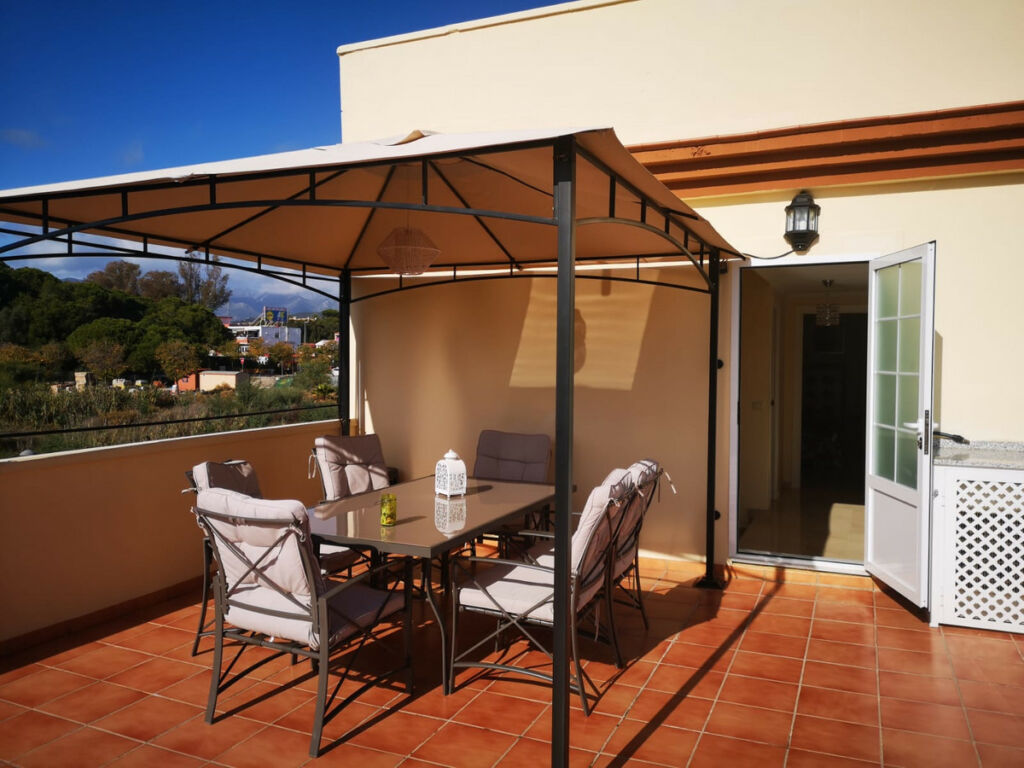 Detached Villa New Golden Mile Málaga - image 9