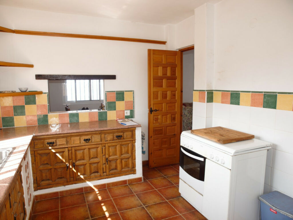 Detached Villa Canillas de Aceituno Málaga - image 9