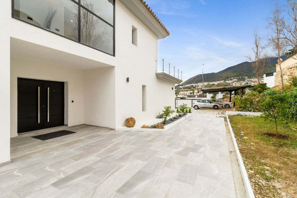 Detached Villa Benalmadena Málaga - image 9