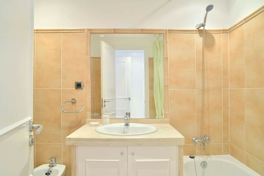 Ground Floor Apartment Casares Málaga - image 9