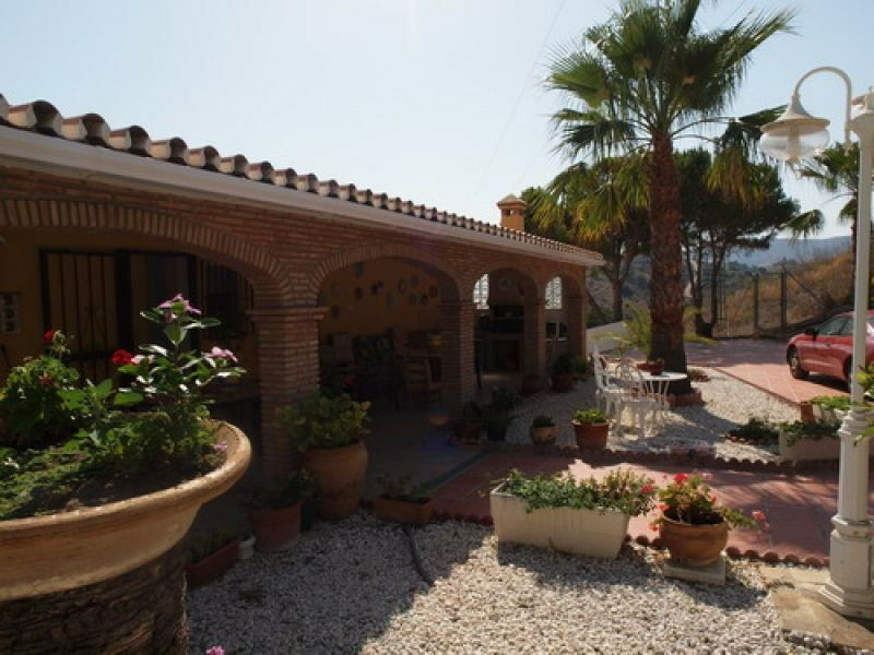 Detached Villa Benajarafe Málaga - image 9