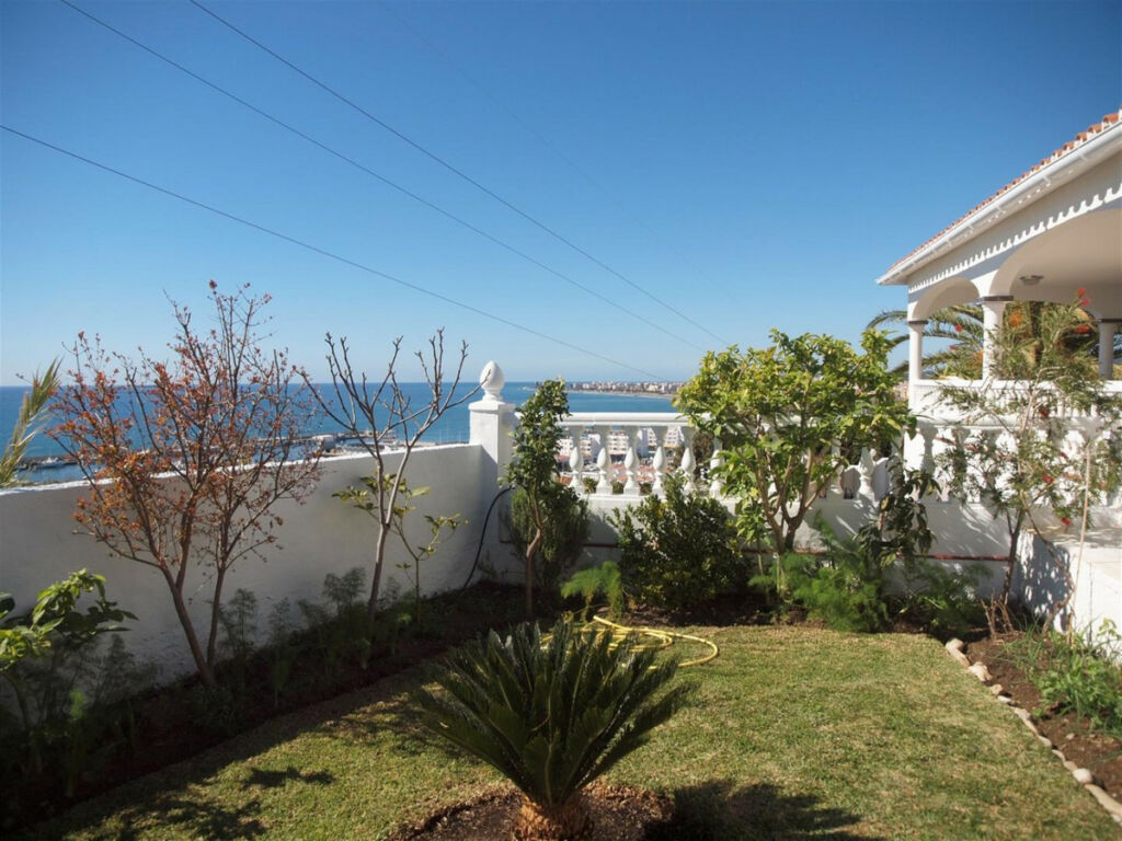 Detached Villa Caleta de Vélez Málaga - image 9