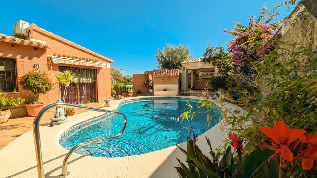 Detached Villa Orba Alicante - image 9
