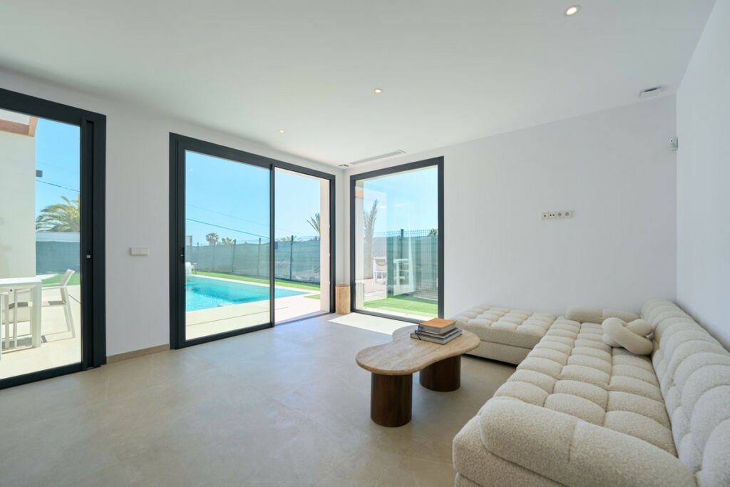 Detached Villa L'Alfás del Pi Alicante - image 9