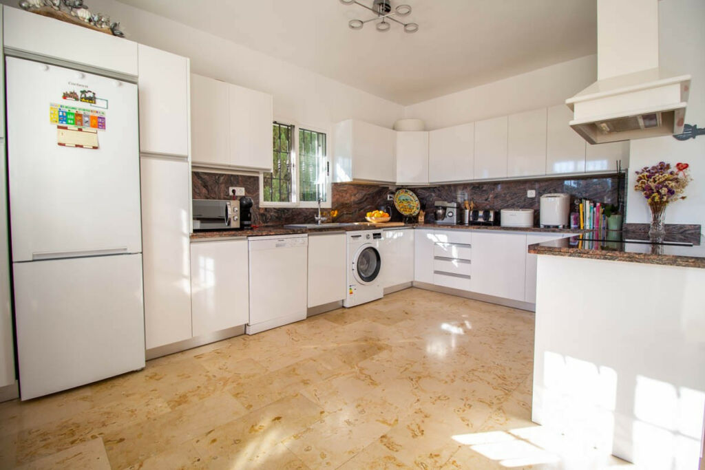 Detached Villa Las Ramblas Golf Alicante - image 9