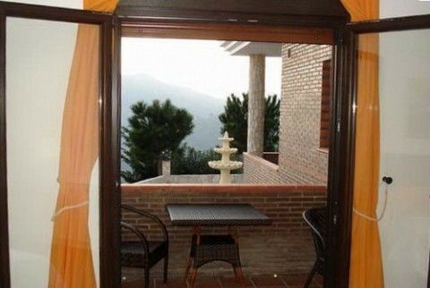 Detached Villa Sayalonga Málaga - image 9
