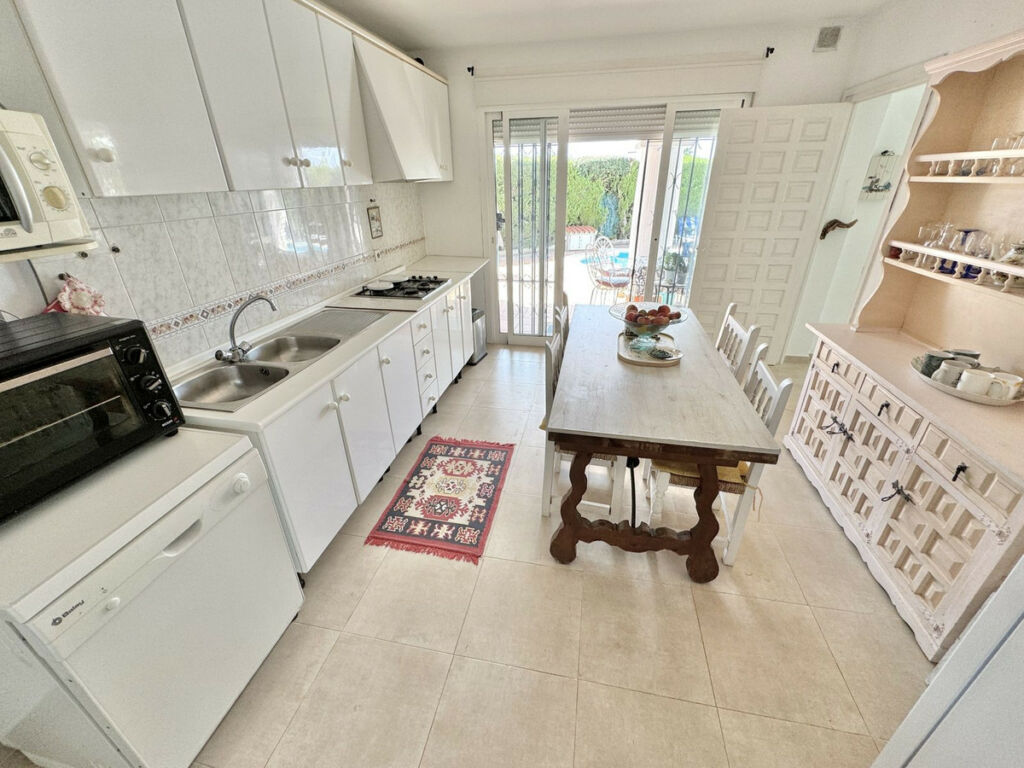 Detached Villa Calahonda Málaga - image 9