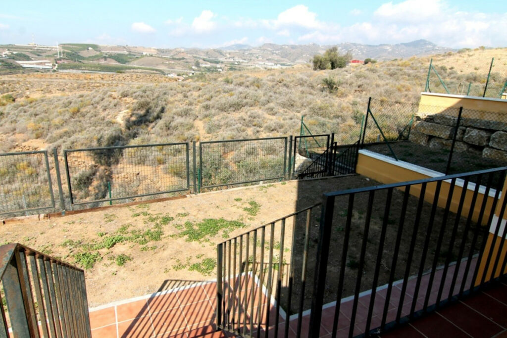 Semi-Detached House Lagos Málaga - image 9