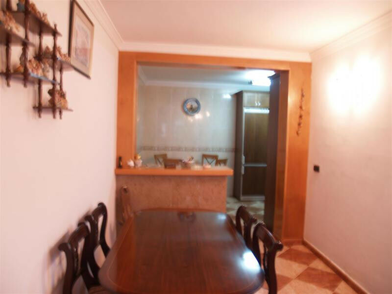 Townhouse Benamocarra Málaga - image 9