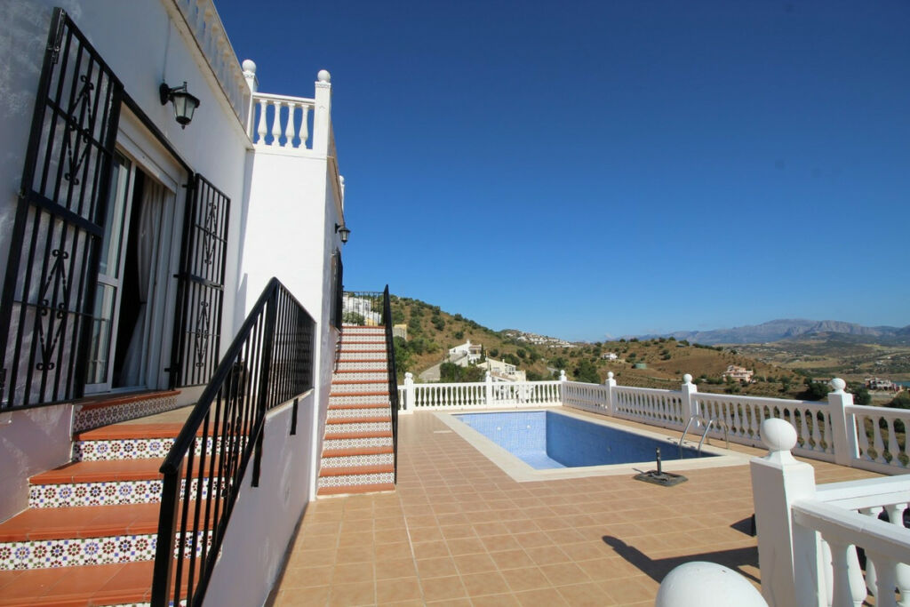 Detached Villa Los Romanes Málaga - image 9