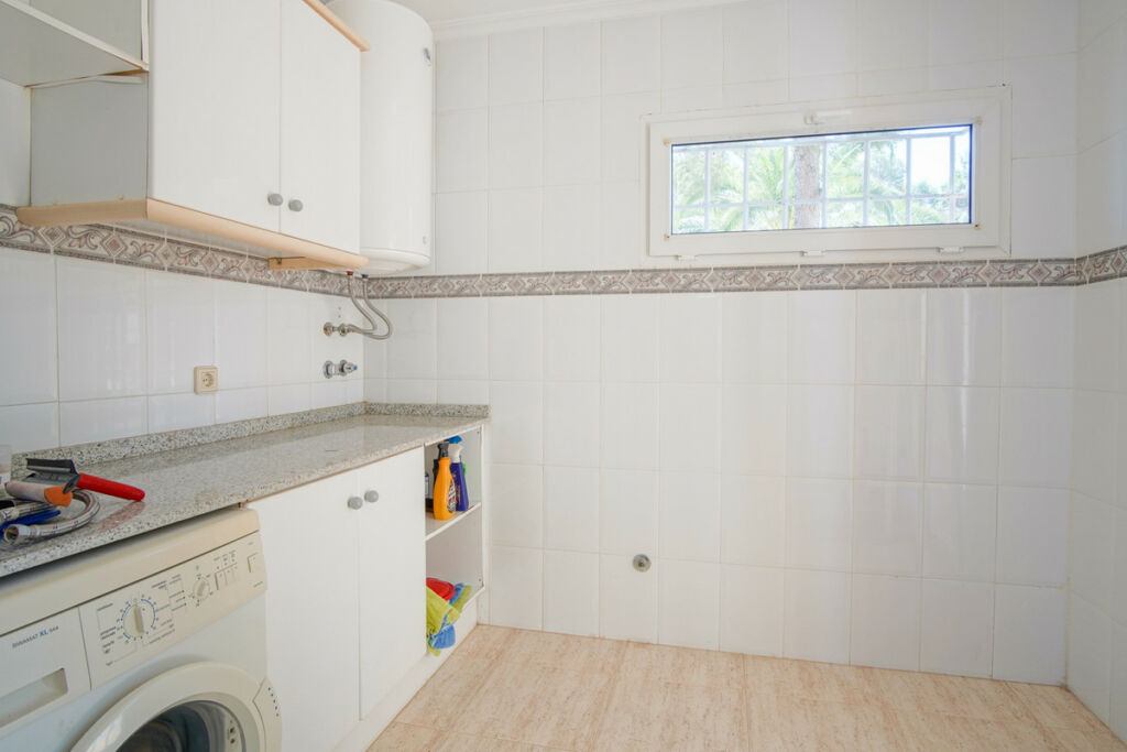 Detached Villa Denia Alicante - image 9