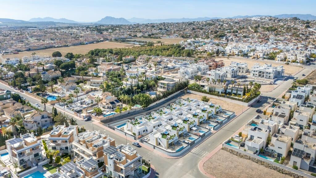 Detached Villa Ciudad Quesada Alicante - image 9