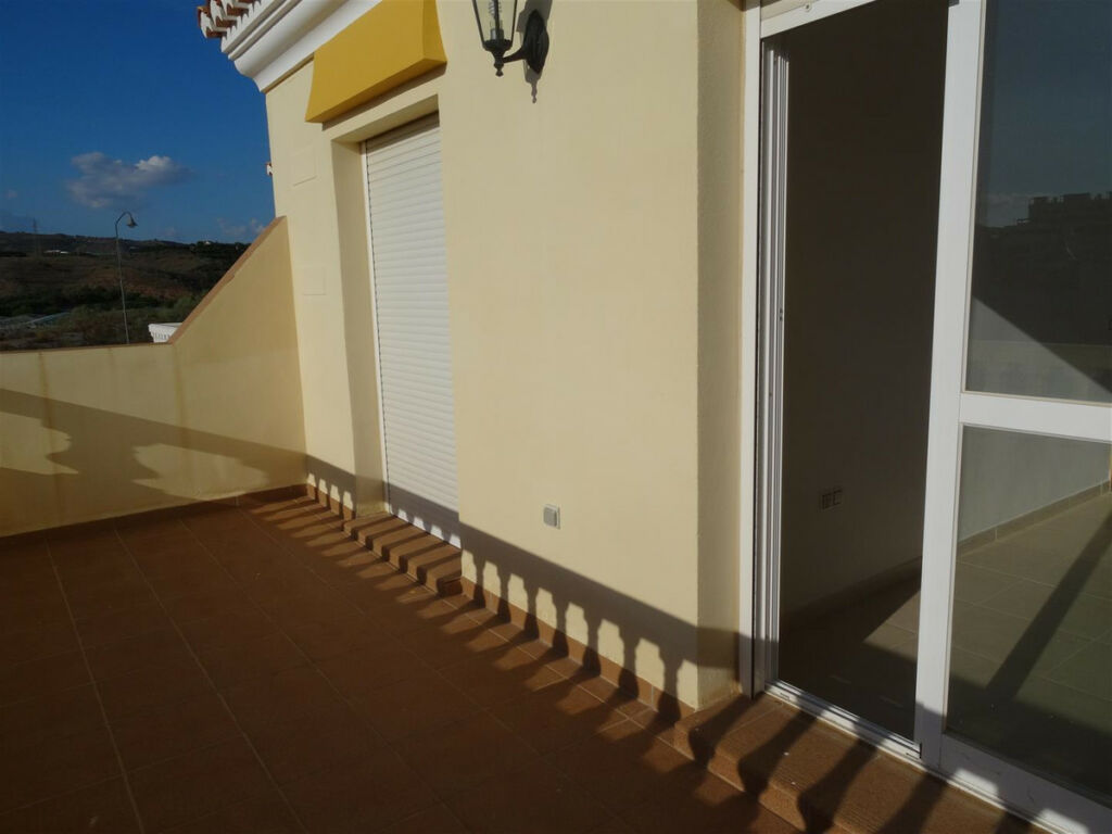 Townhouse Benajarafe Málaga - image 9