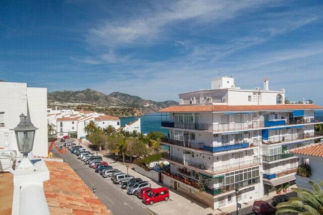 Middle Floor Apartment Nerja Málaga - image 9