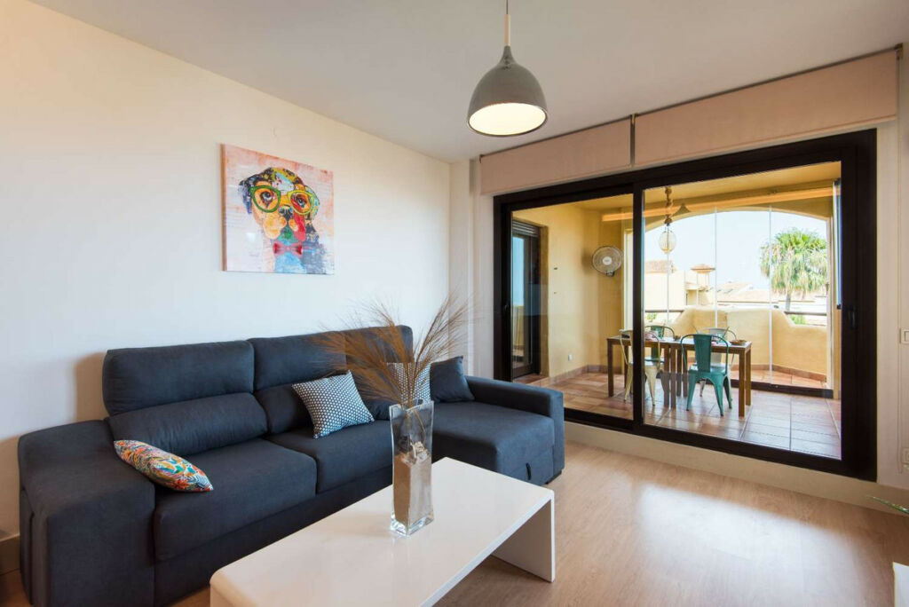 Middle Floor Apartment Benalmadena Málaga - image 9