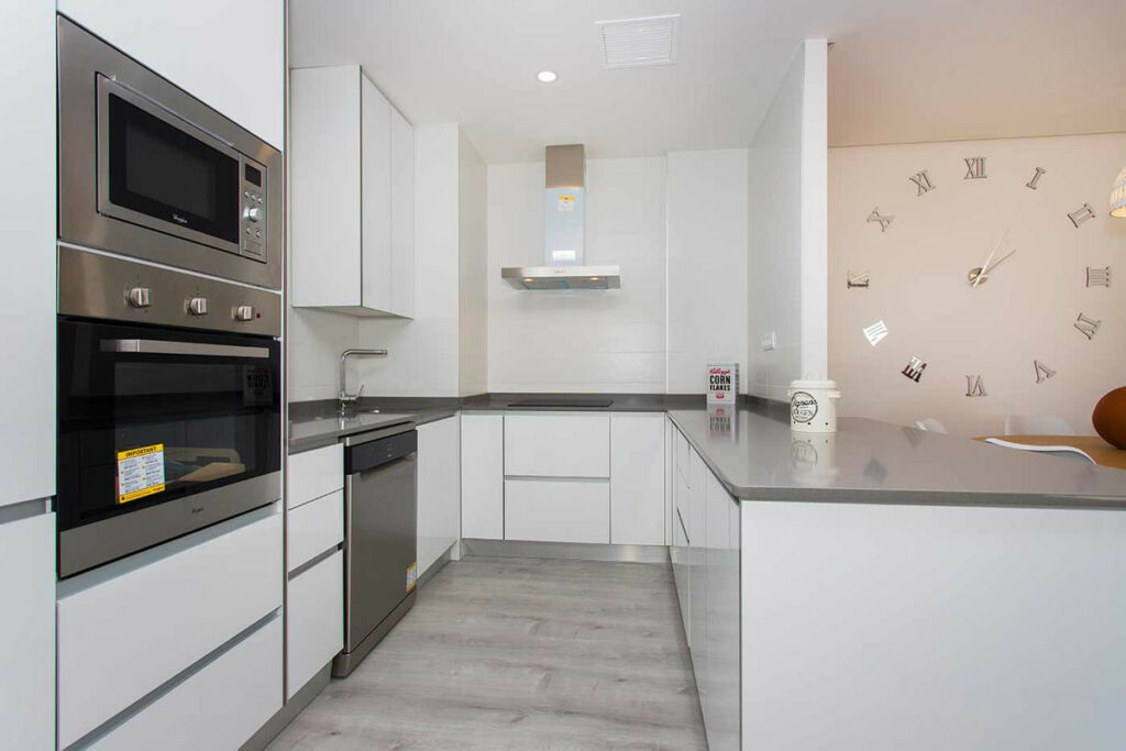 Middle Floor Apartment Villamartin Alicante - image 9