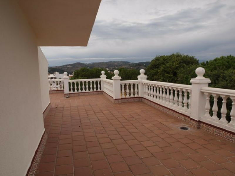 Detached Villa Torre del Mar Málaga - image 9