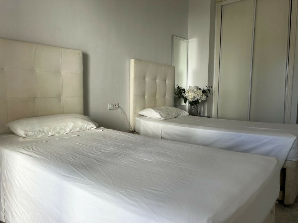 Ground Floor Apartment Puerto Banús Málaga - image 9