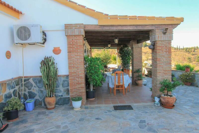 Detached Villa Guaro Málaga - image 10
