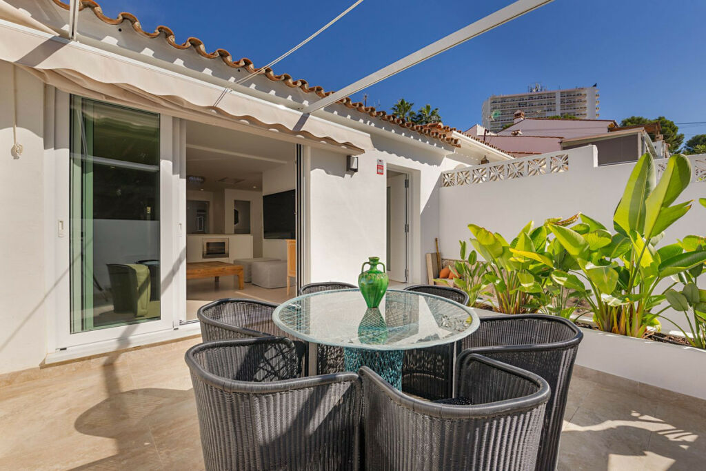 Townhouse Nueva Andalucía Málaga - image 2