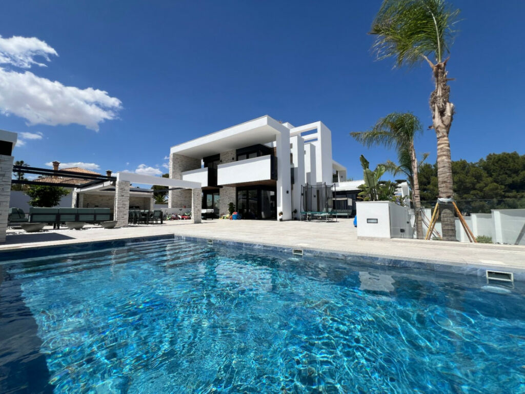 Detached Villa Orihuela Costa Alicante - image 2