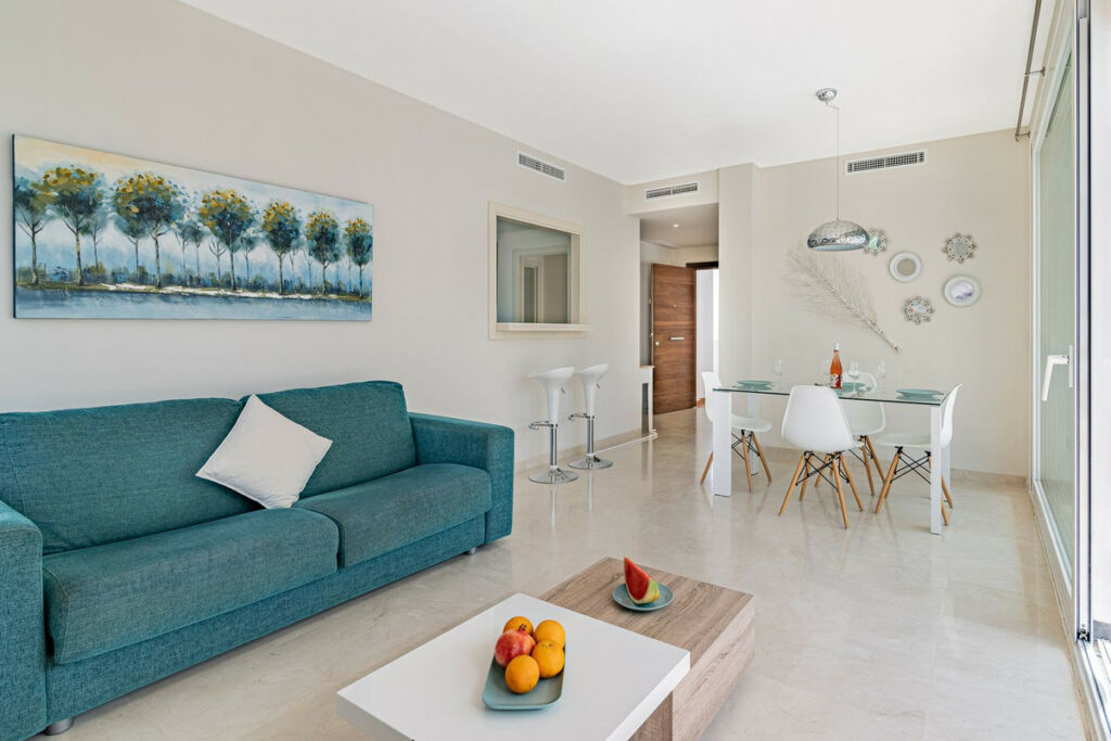 Middle Floor Apartment Casares Málaga - image 3
