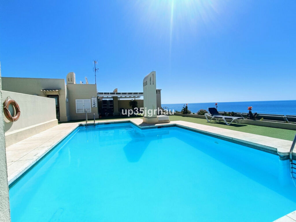Middle Floor Apartment Estepona Málaga