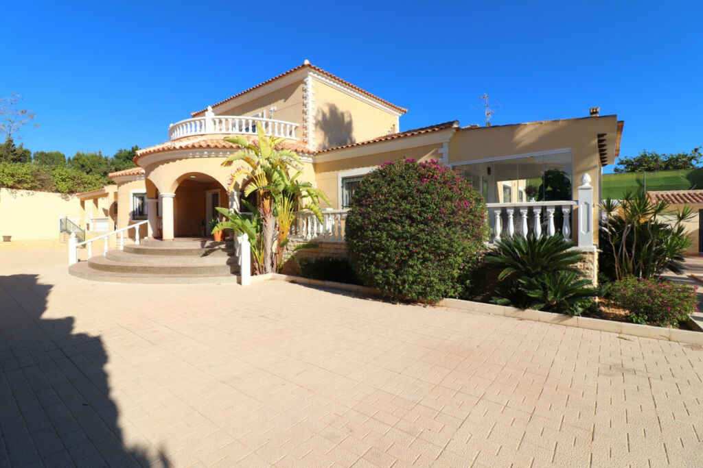 Detached Villa La Escuera Alicante