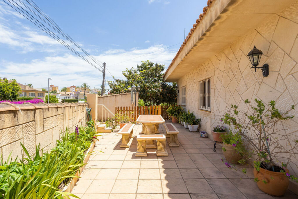 Detached Villa Los Altos Alicante
