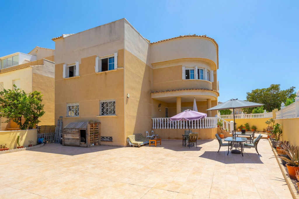 Detached Villa La Siesta Alicante