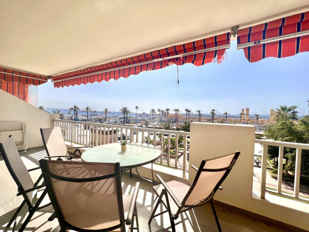 Middle Floor Apartment Fuengirola Málaga