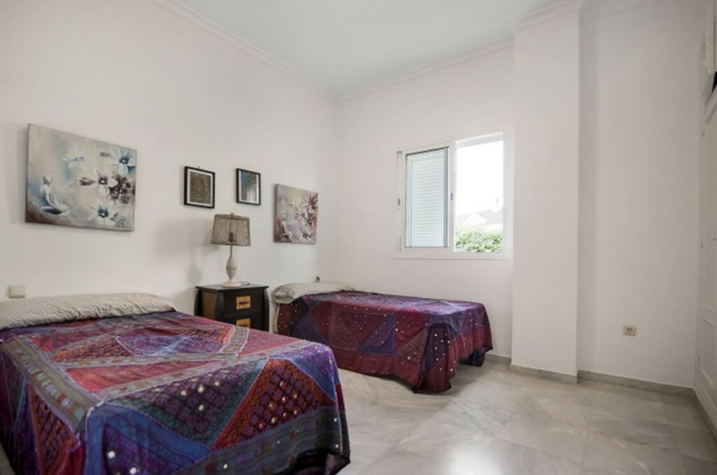 Detached Villa Sotogrande Alto Cádiz - image 10