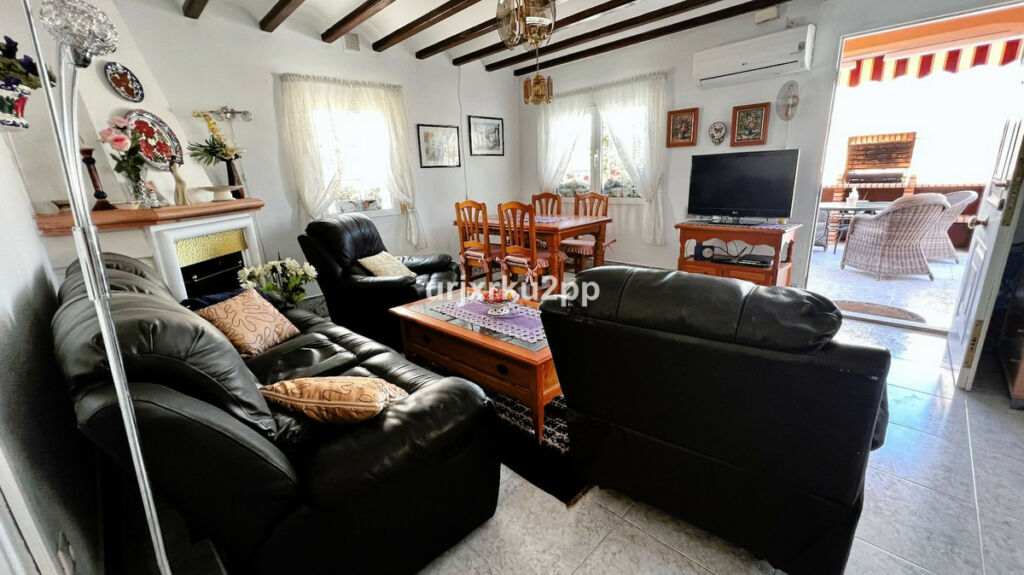 Detached Villa Playa Flamenca Alicante - image 10