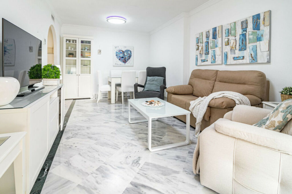 Middle Floor Apartment Nueva Andalucía Málaga - image 10