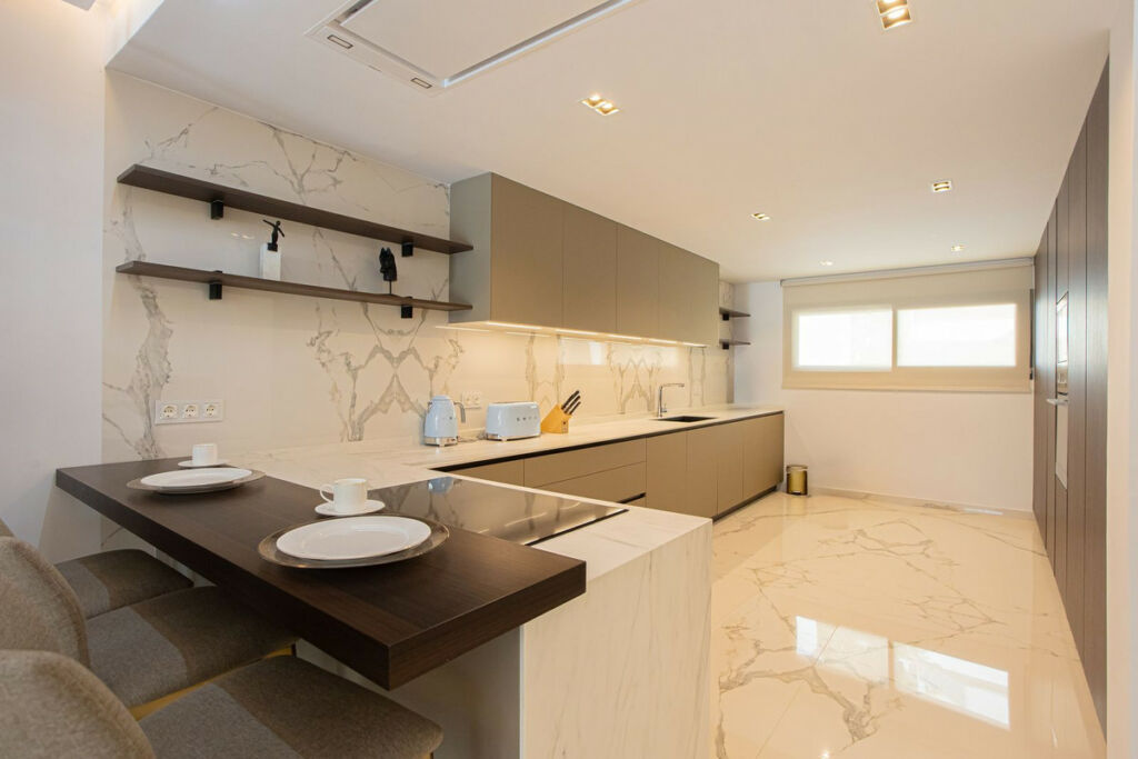 Townhouse The Golden Mile Málaga - image 10