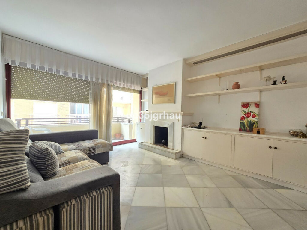 Middle Floor Apartment Estepona Málaga - image 10