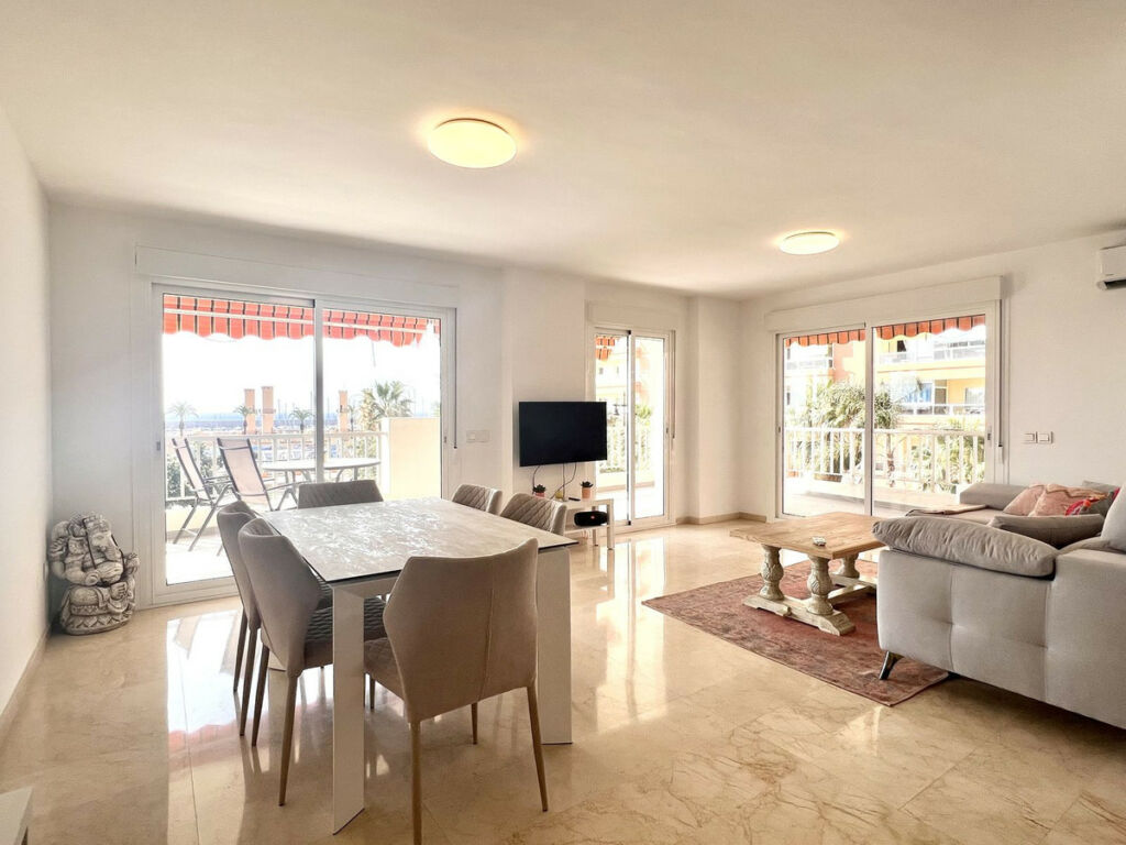 Middle Floor Apartment Fuengirola Málaga - image 11